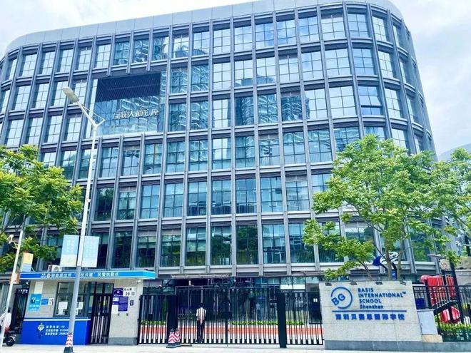 熱烈祝賀我公司承接深圳貝賽思外籍人員子女學校（報告廳、黑匣子）舞臺設備工程